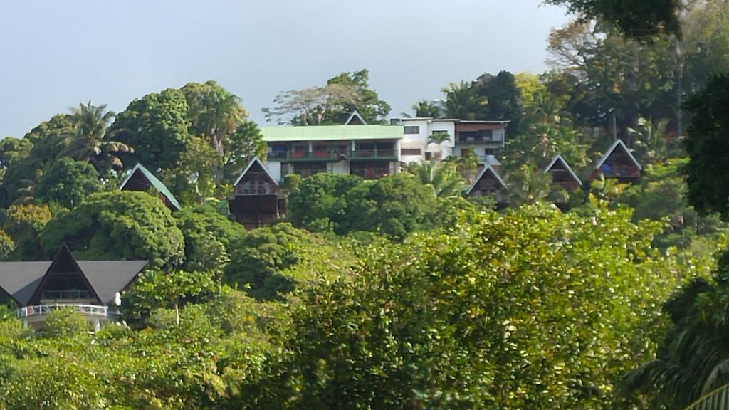 Mango Lodge Anse Volbert Village 외부 사진